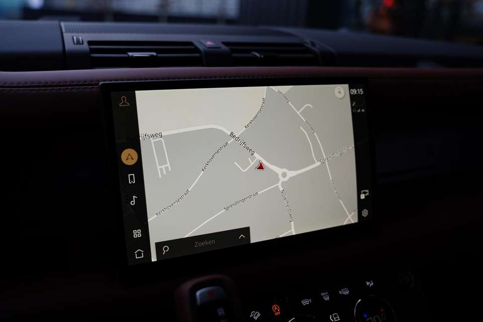 Land Rover Defender - Imagem 10