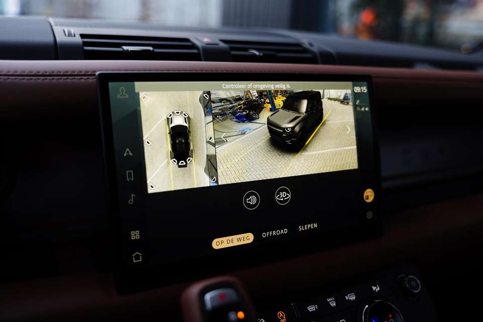 Land Rover Defender - Imagem 12