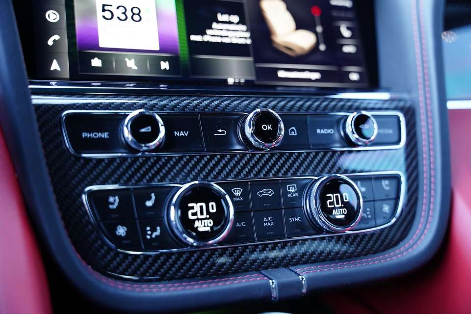 Bentley Bentayga - Imagem 13