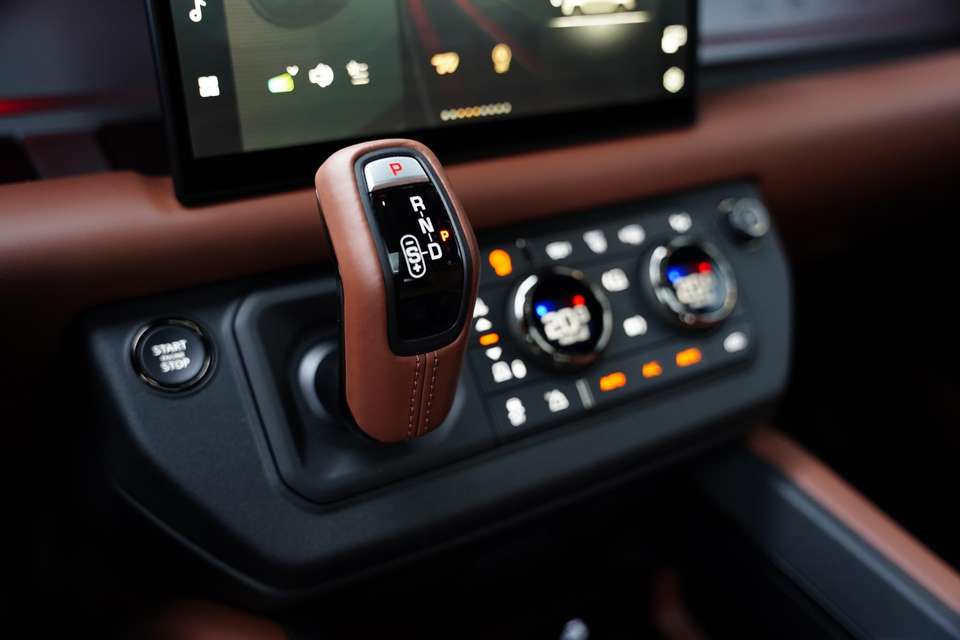 Land Rover Defender - Imagem 18