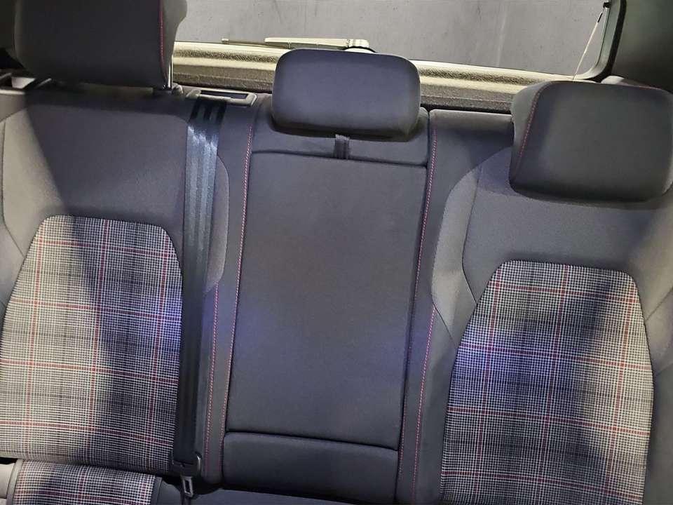 Volkswagen Golf GTI - Imagem 13