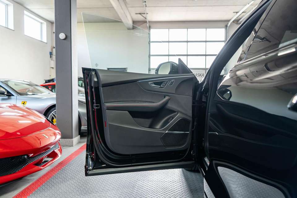 Audi RS Q8 - Imagem 12