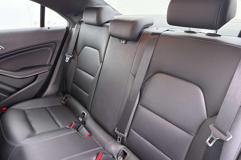 Mercedes-Benz CLA 180 - Imagem 11
