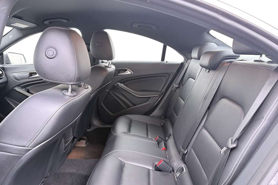 Mercedes-Benz CLA 180 - Imagem 12