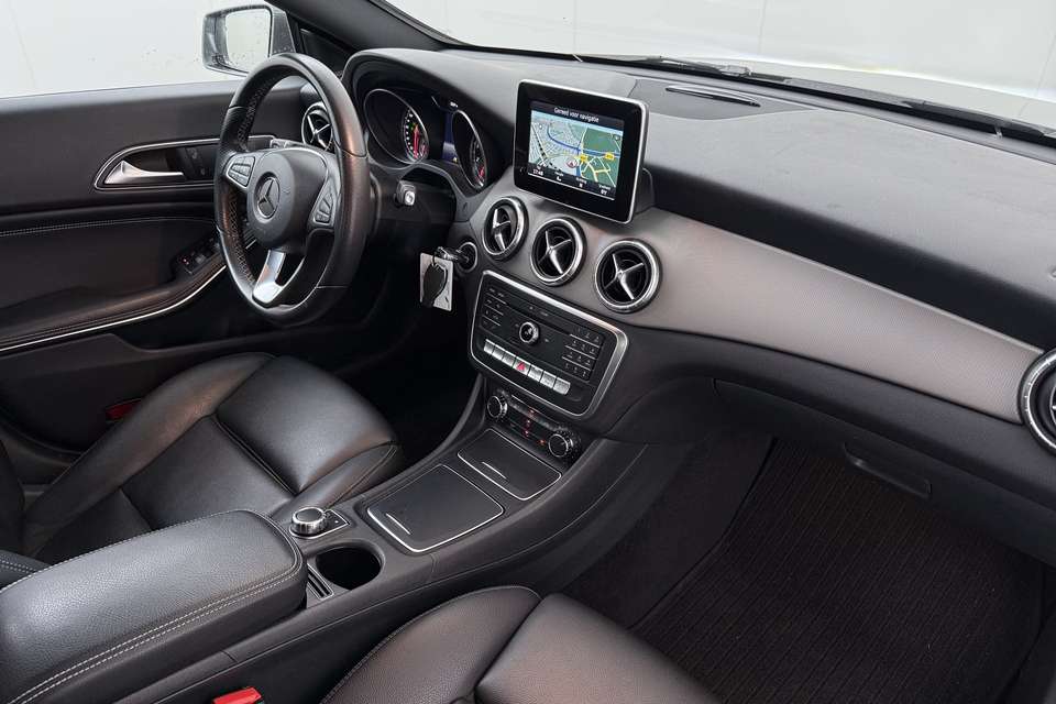 Mercedes-Benz CLA 180 - Imagem 15