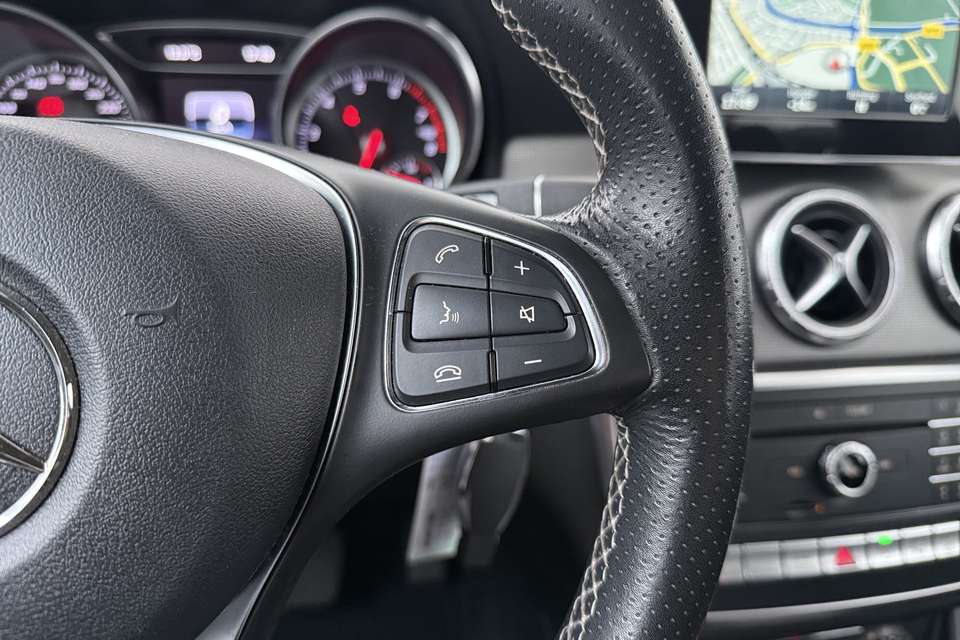 Mercedes-Benz CLA 180 - Imagem 18