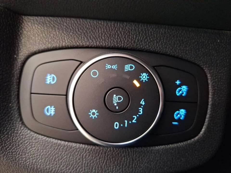 Ford Tourneo Courier - Imagem 14