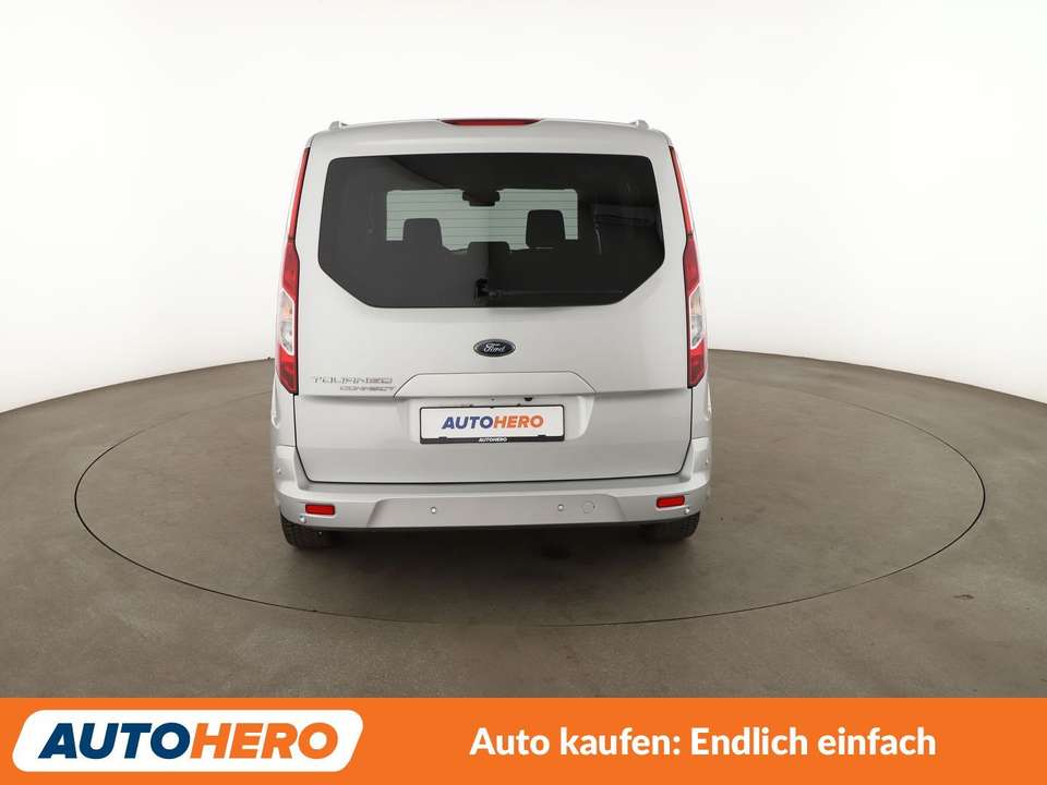 Ford Grand Tourneo - Imagem 5