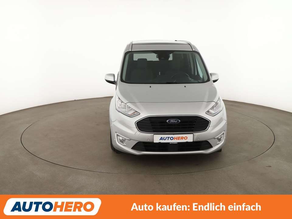 Ford Grand Tourneo - Imagem 9