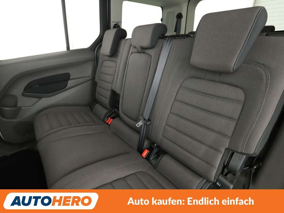Ford Grand Tourneo - Imagem 14