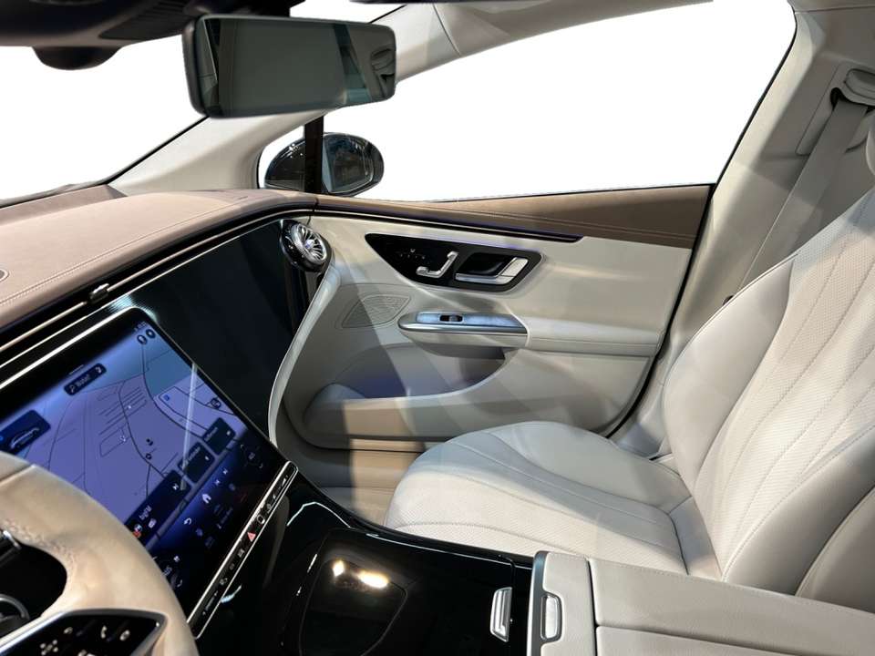 Mercedes-Benz EQE 300 - Imagem 6