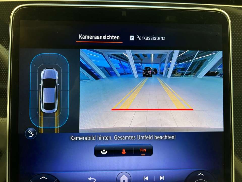 Mercedes-Benz EQE 300 - Imagem 8