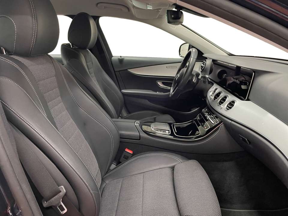 Mercedes-Benz E 220 - Imagem 4