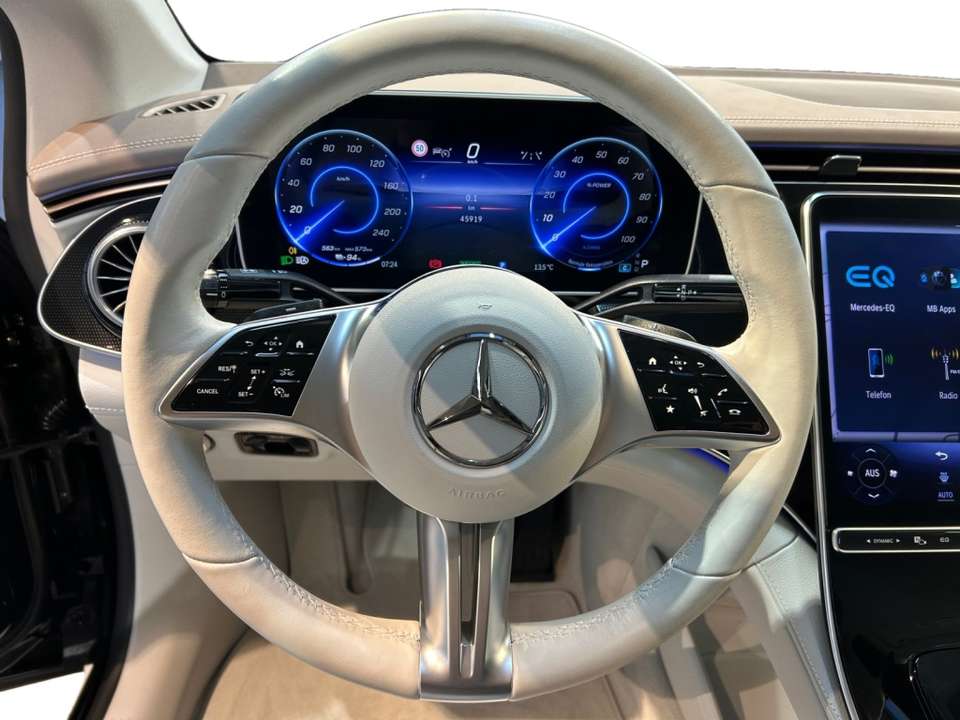 Mercedes-Benz EQE 300 - Imagem 12