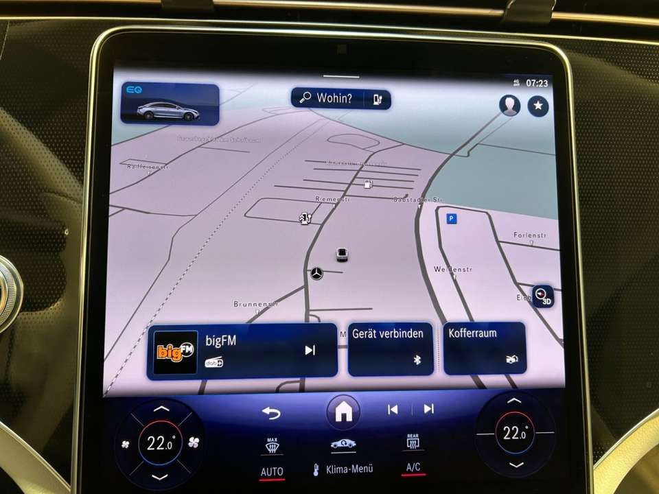 Mercedes-Benz EQE 300 - Imagem 13