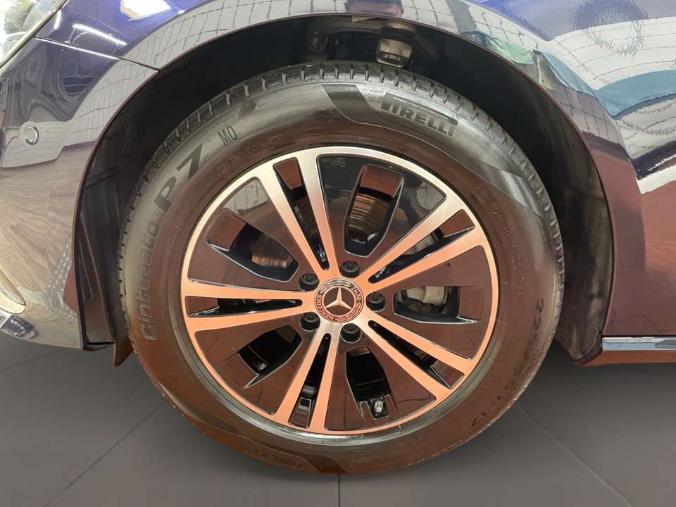 Mercedes-Benz E 220 - Imagem 9