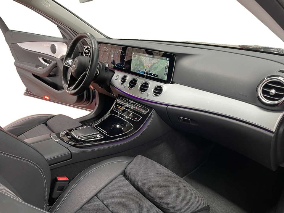 Mercedes-Benz E 220 - Imagem 14