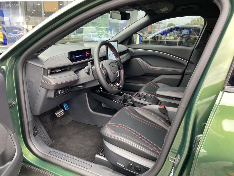 Ford Mustang Mach-E - Imagem 2