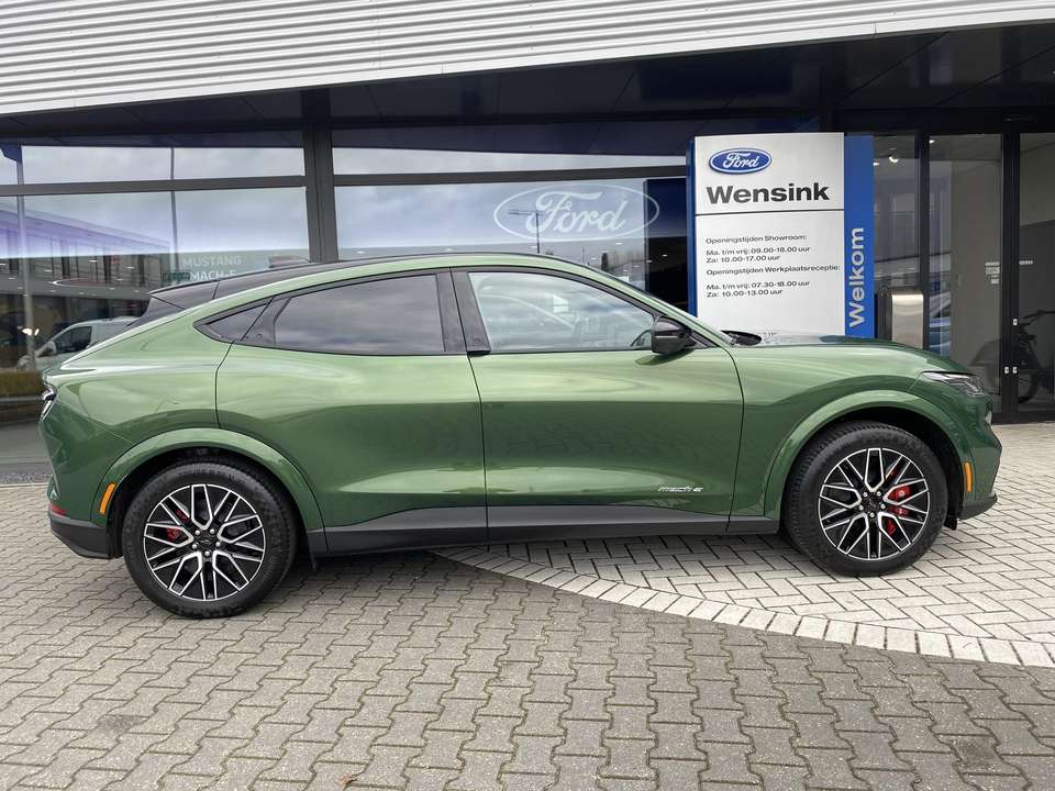 Ford Mustang Mach-E - Imagem 12