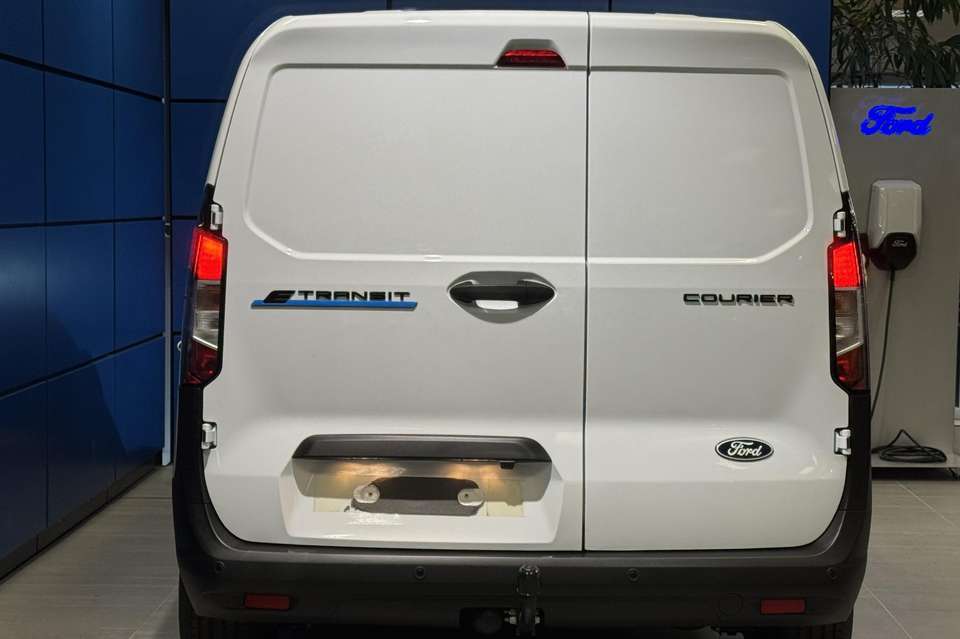 Ford Transit Courier - Imagem 9