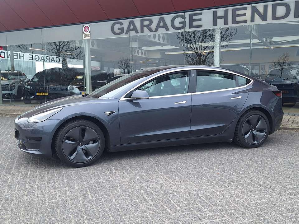 Tesla Model 3 - Imagem 4