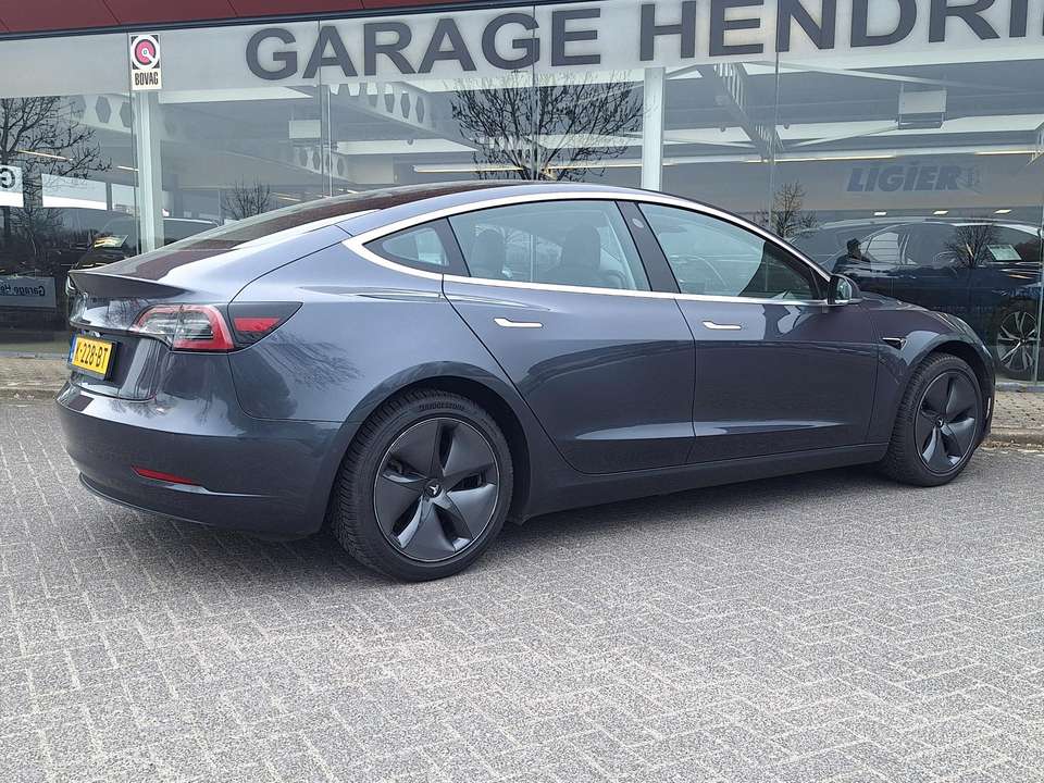 Tesla Model 3 - Imagem 5