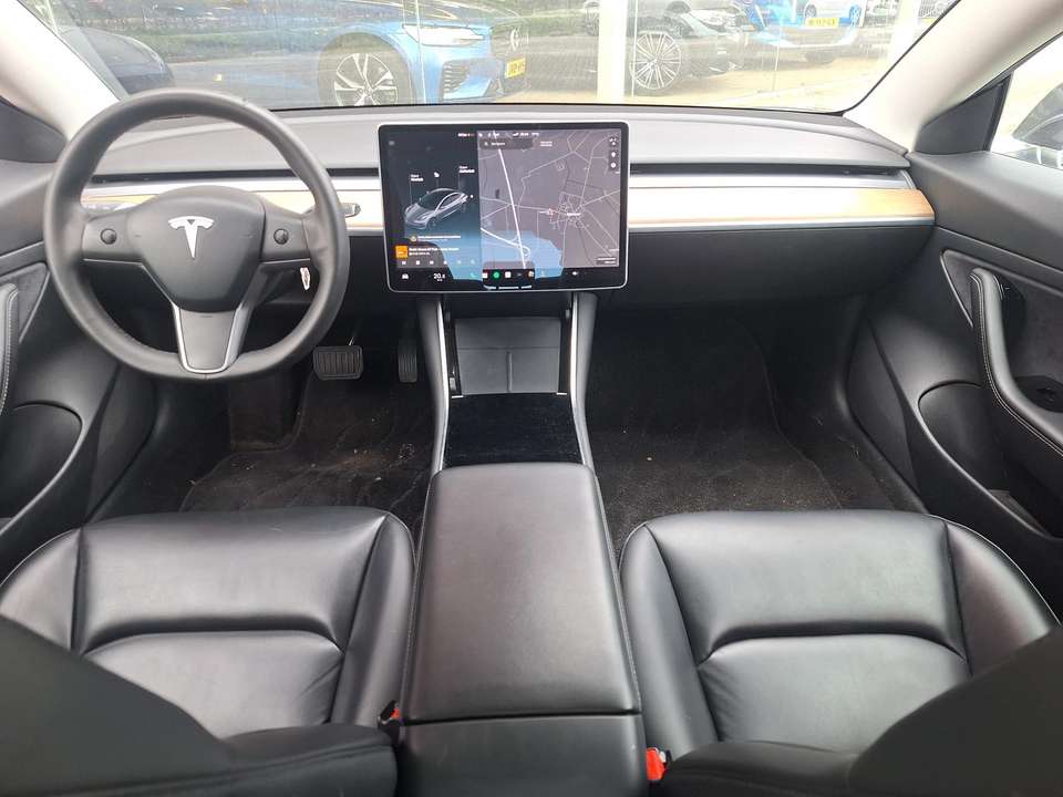 Tesla Model 3 - Imagem 9