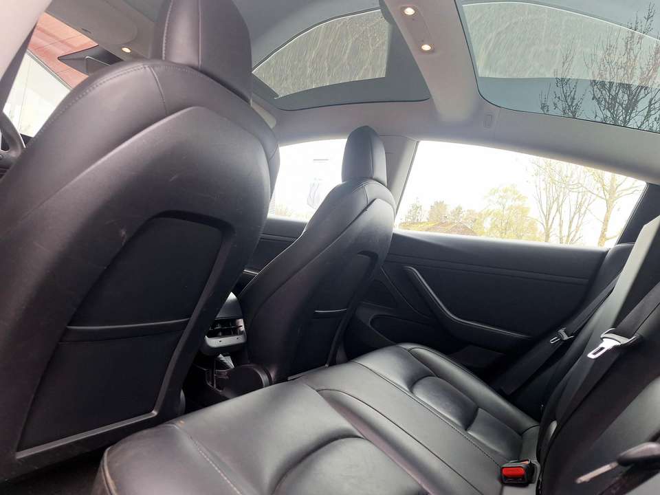 Tesla Model 3 - Imagem 14