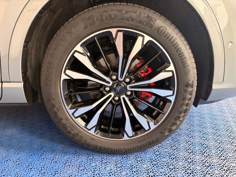 Ford Kuga - Imagem 8