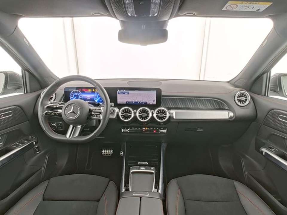 Mercedes-Benz EQB 250 - Imagem 6