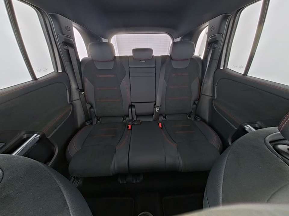 Mercedes-Benz EQB 250 - Imagem 7