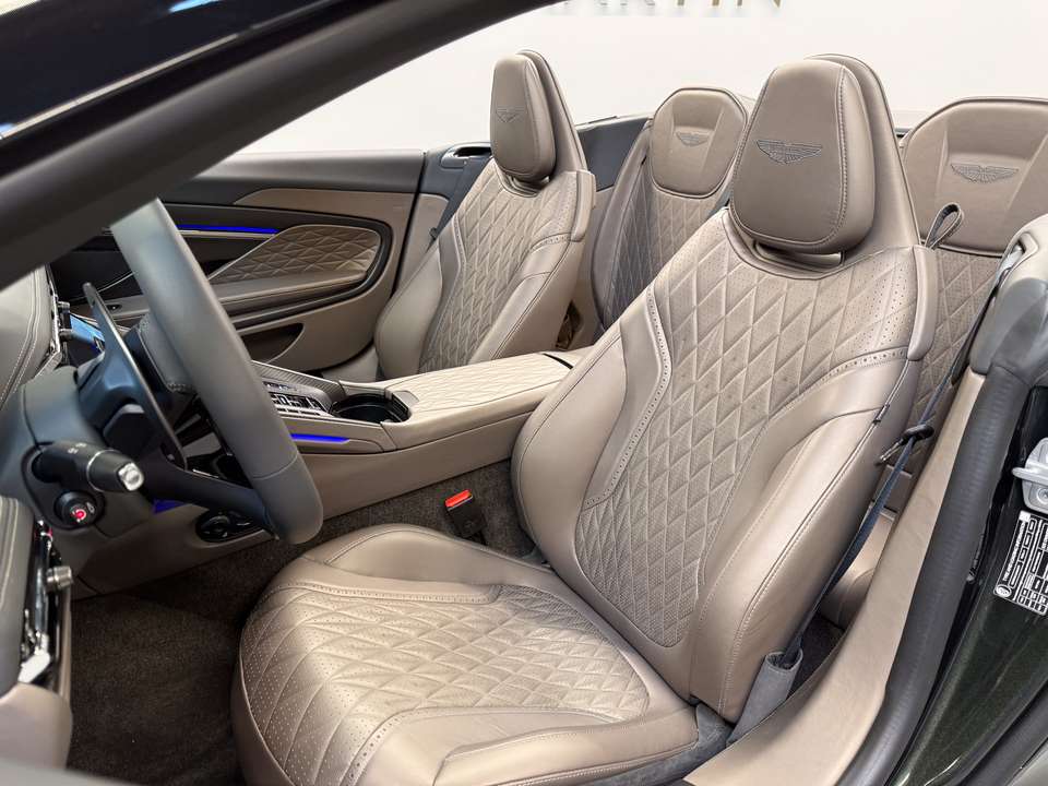 Aston Martin DB12 - Imagem 8