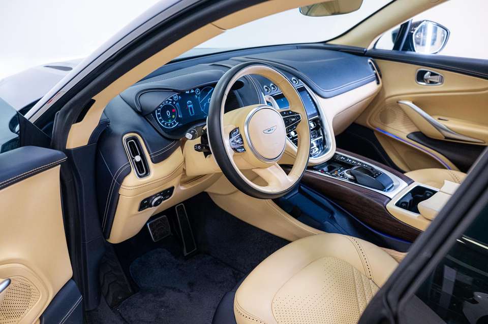 Aston Martin DBX - Imagem 3