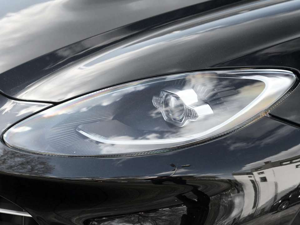 Aston Martin DBX - Imagem 12