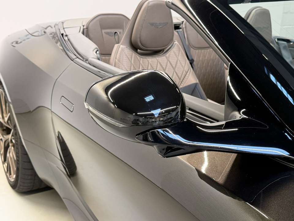 Aston Martin DB12 - Imagem 15