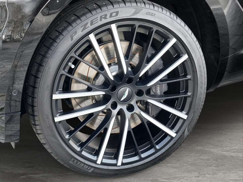 Aston Martin DBX - Imagem 13