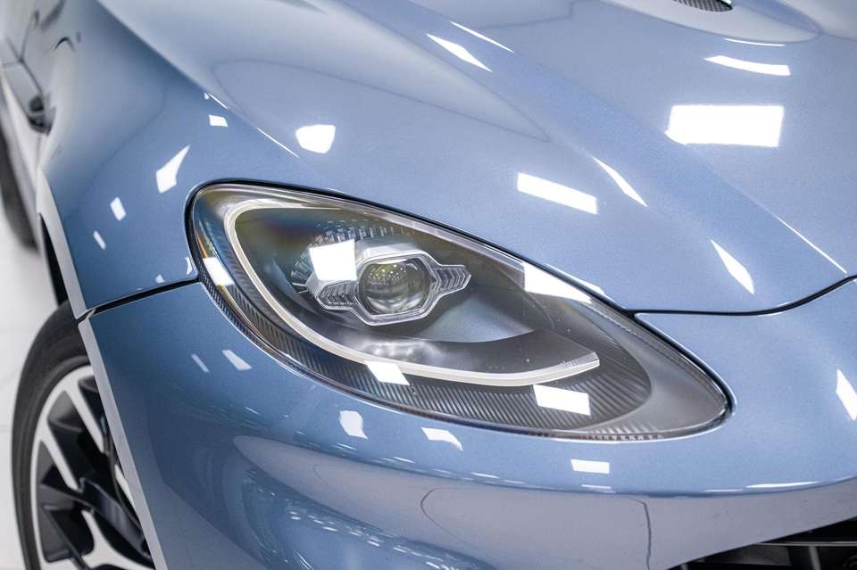 Aston Martin DBX - Imagem 6