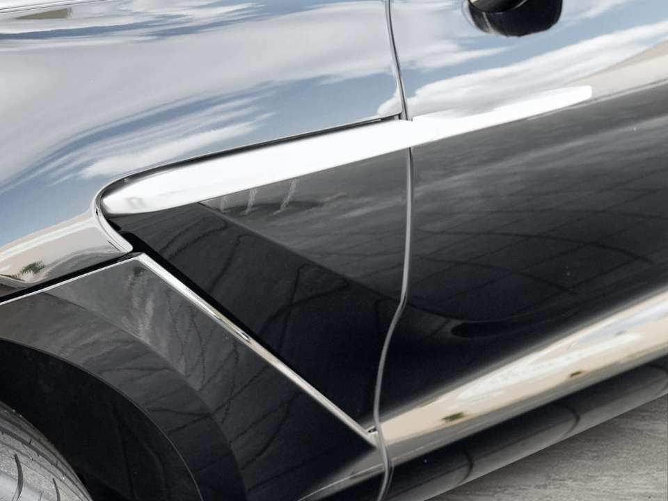 Aston Martin DBX - Imagem 14