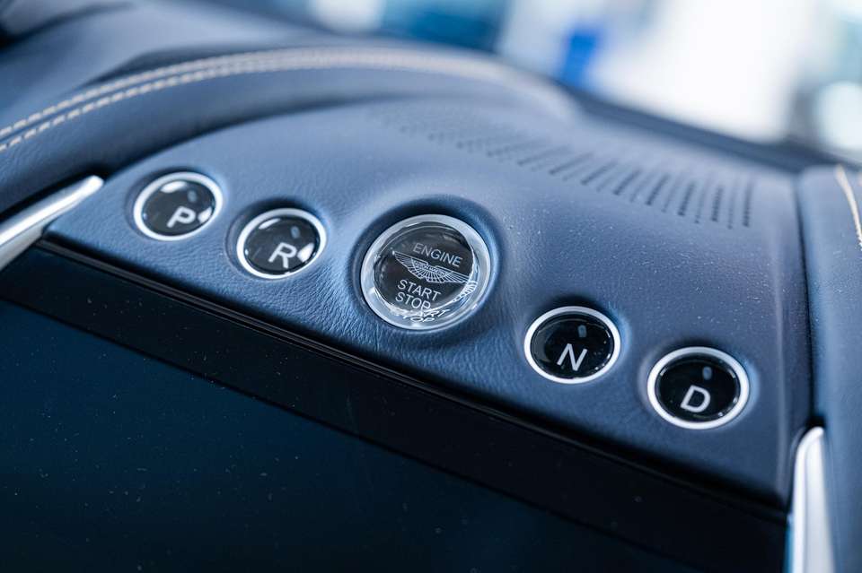 Aston Martin DBX - Imagem 15