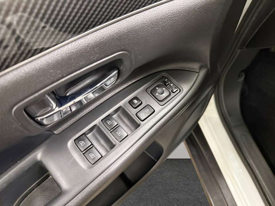 Mitsubishi Outlander - Imagem 14