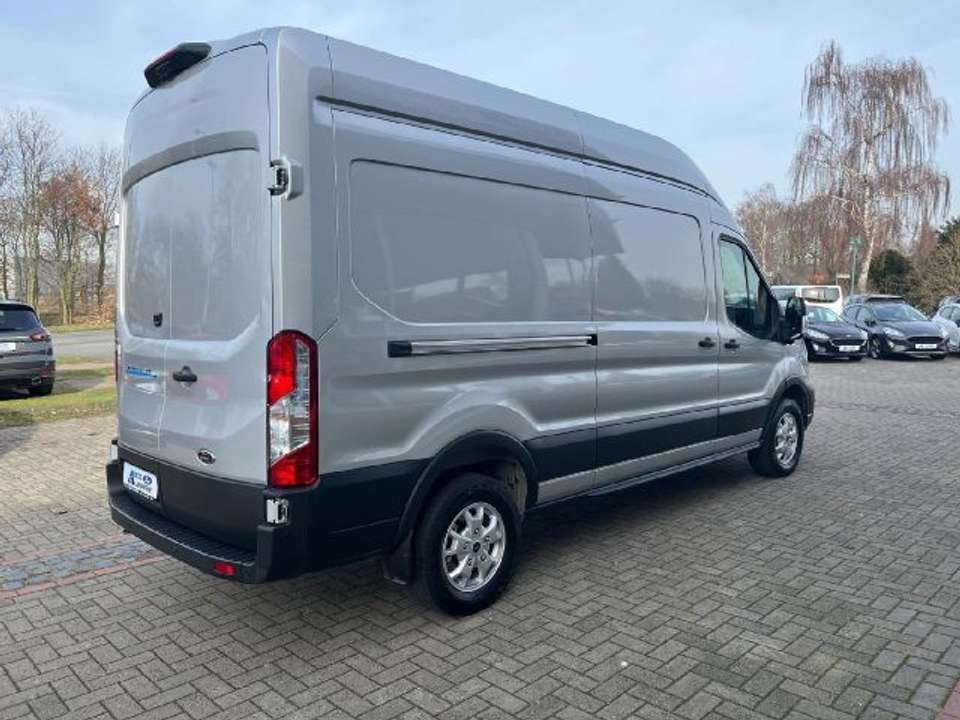 Ford Transit - Imagem 9