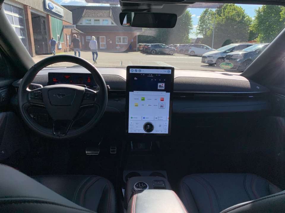 Ford Mustang Mach-E - Imagem 11