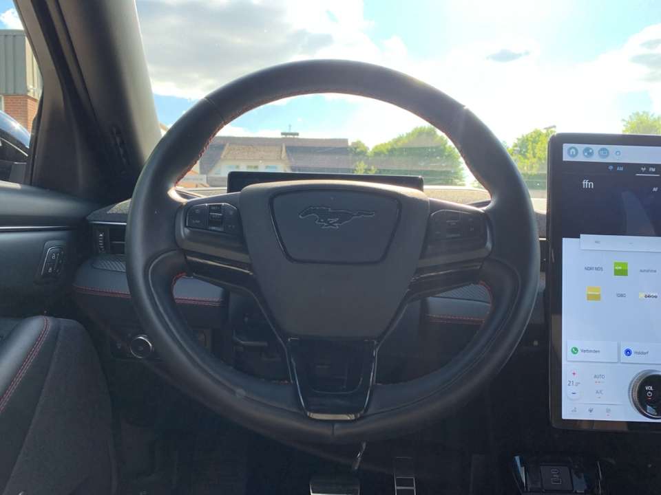 Ford Mustang Mach-E - Imagem 12