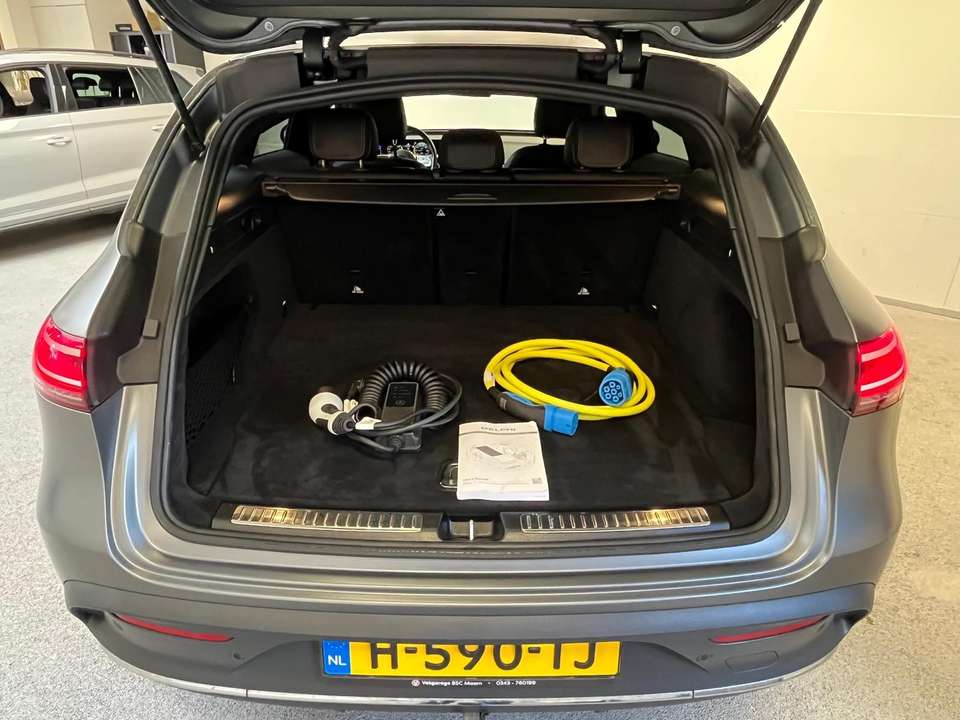 Mercedes-Benz EQC 400 - Imagem 9