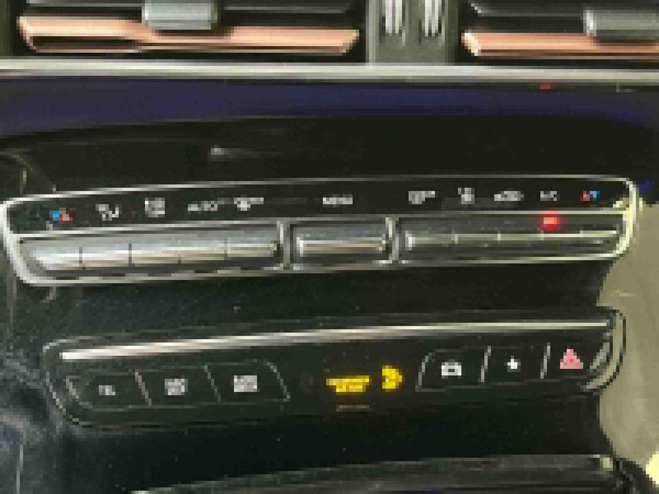 Mercedes-Benz EQC 400 - Imagem 13