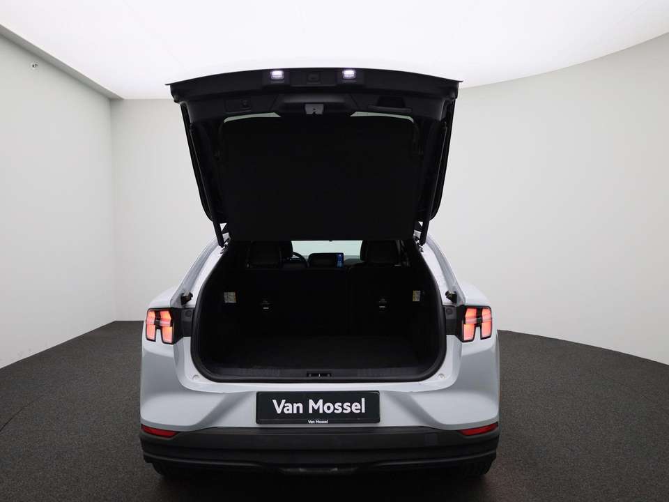 Ford Mustang Mach-E - Imagem 11