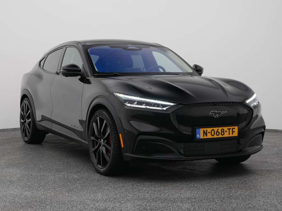 Ford Mustang Mach-E - Imagem 2