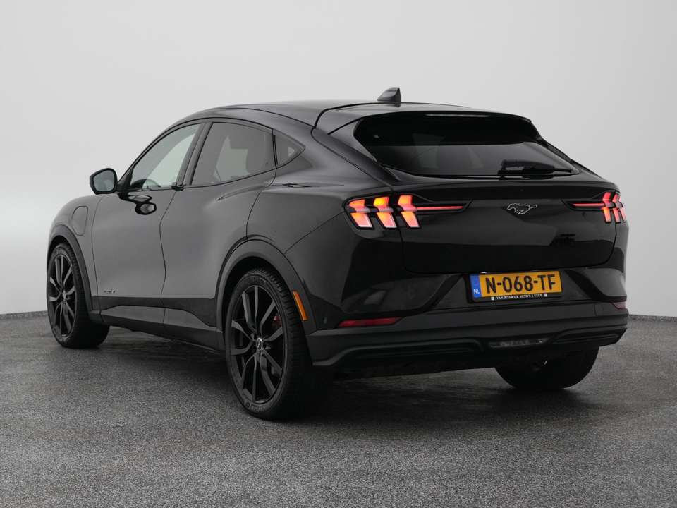 Ford Mustang Mach-E - Imagem 6