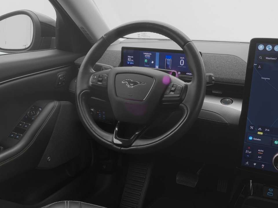 Ford Mustang Mach-E - Imagem 8