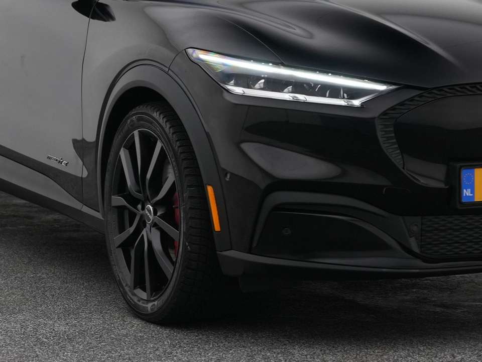 Ford Mustang Mach-E - Imagem 18